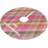 Personalisierte rustikale Karierte Familienname We Polyester Weihnachtsbaumdecke (Schrägansicht)