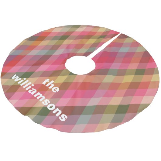 Personalisierte rustikale Karierte Familienname We Polyester Weihnachtsbaumdecke (Schrägansicht)