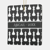 Personalisierte Schachkönigin Schwarz, weiße Weihn Keramikornament (Links)