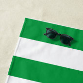 Personalisierte, schick-grüne Streifen Strandtuch (Beispiel)