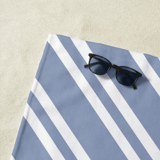 Personalisierte Schieferblau und weiße Streifen Strandtuch (Beispiel)