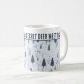 Personalisierte Schneebäume und geheime Hirschtref Kaffeetasse (VorderseiteRechts)