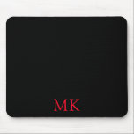 Personalisierte Schwarz-Rot-Monogramm-Initialen Mousepad<br><div class="desc">Sweet Personalisiert Schwarz und Rot Monogram Initials Mouse Pad. Schönes Design mit rot doppelter Initial-Monogramm Text auf schwarz. Personalisieren Sie mit Ihrem eigenen Text. Niedliches Accessoire, ideal zum Gebrauch in Ihrer Schule, Zuhause oder im Büro. Wir laden Sie ein, unseren Shop, Simon & Grace für passende Produkte und mehr zu...</div>