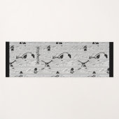 Personalisierte Schwarz-Weiß-Florals Yogamatte (Vorderseite (Horizontal))