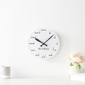 Personalisierte Schwarz-Weiß-Musiknoten Runde Wanduhr (Zuhause)