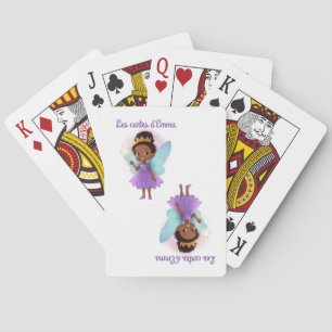 Personalisierte schwarze Fee spielt Spielkarten
