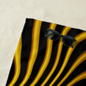 Personalisierte schwarze gelbe Goldwirbel-Textur Strandtuch (Beispiel)