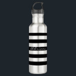 Personalisierte schwarze gestreifte Wasser-Flasche Trinkflasche<br><div class="desc">Diese stilvolle Wasserflasche des rostfreien Stahls mit schwarzen Streifen ist mit Ihrem Namen personalisiert.</div>