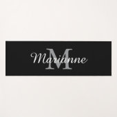 Personalisierte schwarze Monogramm-Name und Initia Yogamatte (Vorderseite (Horizontal))