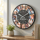 Personalisierte Schwarzwaldfamilie Runde Wanduhr