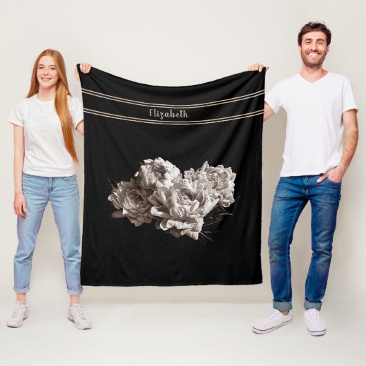 Personalisierte Sepia Peonies Schwarzes Mittelform Fleecedecke (Beispiel)
