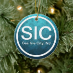 Personalisierte SIC Sea Isle City NJ Beach Weihnac Keramik Ornament<br><div class="desc">SIC NJ Sea Isle City New Jersey Beach Christmas Tree Ceramic Ornament It can be personalized with a name,  year or any text that you wish to add. -</div>