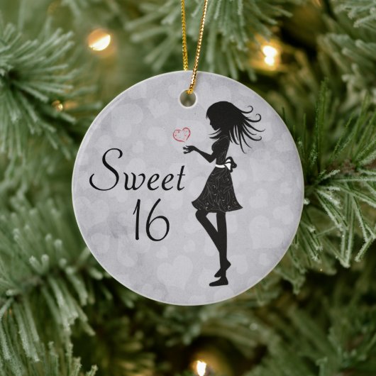 Personalisierte Silhouette Mädchen und Herz Süß 16 Keramikornament (Baum)