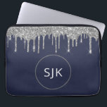 Personalisierte Silver Navy Blue Glitzer Monogram Laptopschutzhülle<br><div class="desc">Personalisierter Silver und Navy Blue Imitats Glitzer und Sparkle Elegant Mit Monogramm Initials Case. Dieser Fall kann so angepasst werden,  dass er Ihren Anfangs- und Vornamen enthält.</div>
