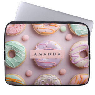 Personalisierte skurrile Pastell-Donuts & Macarons Laptopschutzhülle