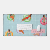 Personalisierte Sommerfrauen Entspannen auf Schwim Schreibtischunterlage (Tastatur & Maus)