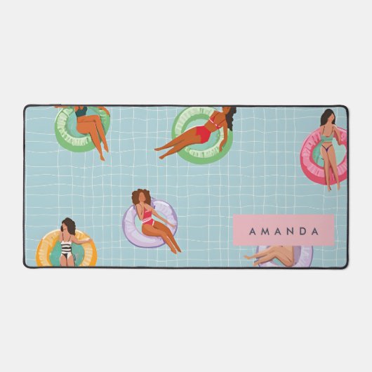 Personalisierte Sommerfrauen Entspannen auf Schwim Schreibtischunterlage (Vorderseite)