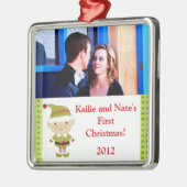 Personalisierte Sonderschmuck Winterelf in Grün Silbernes Ornament (Links)