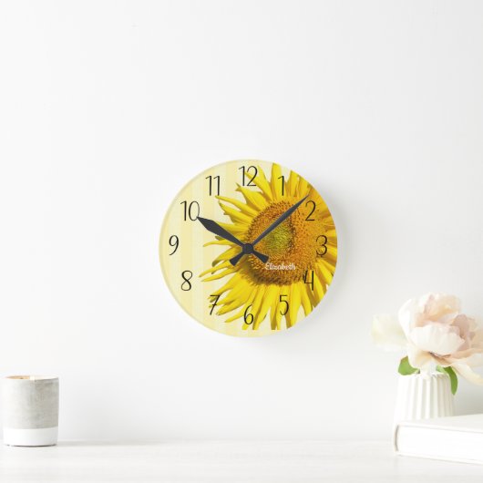 Personalisierte Sonnenblumenmauer Runde Wanduhr (Zuhause)