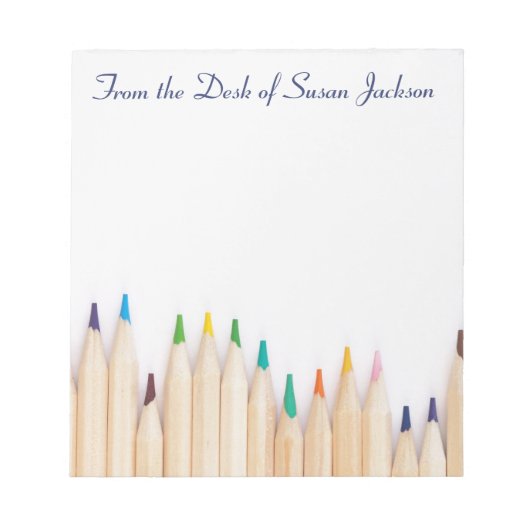 Personalisierte Stifte und vom Schreibtisch der Notizblock (Vorderseite)