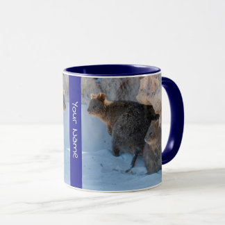 Personalisierte süße und glückliche Quokkas am Str Tasse