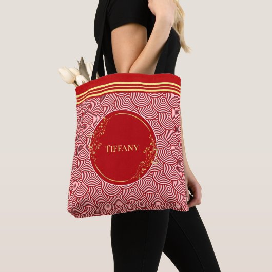 Personalisierte Tasche aus Rot und Gold (Von Nahem)