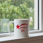 Personalisierte Tasse der Inspirationsroten Sterne