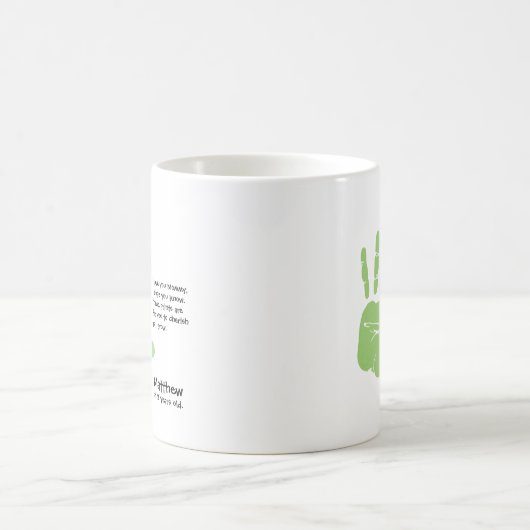 Personalisierte Tasse des Handdrucks von Kind mit (Mittel)