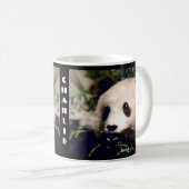 Personalisierte Tasse süßer PANDA, der AUF BAMBUS (VorderseiteRechts)