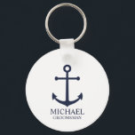 Personalisierte Trauzeuge der Nautischen Marine Schlüsselanhänger<br><div class="desc">Nautical Personalisiert Trauzeugen Geschenk Dieses Design bietet marineblauen Anker und den Namen des personalisierten Trauzeugen mit dem Titel in marineblau klassischen Serif-Schriftart-Stil auf weißem Hintergrund. Auch perfekt für Trauzeuge,  Brautvater und mehr.</div>