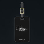 Personalisierte Trauzeugen für Schwarze Schrift Gepäckanhänger<br><div class="desc">Moderne Script Personalisierte Trauzeugen Gepäckanhänger mit dem Namen des personalisierten Trauzeugen im modernen,  weißen Script-Schriftart-Stil mit Titel und Hochzeitsdatum in modernen serifenlosen Schriftart-Stil auf schwarzem Hintergrund. Auch perfekt für Trauzeugin,  Blütenmädchen,  Brautmutter,  Trauzeugen,  Trauzeuge und mehr.</div>