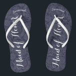 Personalisierte Trauzeugin Navyor Badesandalen<br><div class="desc">Navy und White Damask Muster - Ändern Sie die Farbe durch Klicken auf Anpassen. Und sagen Sie alles, was Sie gewollt haben. Machen Sie diese eine Art Flip Flops, die Ihre Nachricht auf ihnen haben. Sei das Gerede vom Strand! Personalisiert mit Ihrem Namen oder was auch immer und Titel oder...</div>