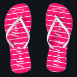 Personalisierte Trauzeugin Rosa Badesandalen<br><div class="desc">Pink und Weiß Streifen Muster - Ändern Sie den Schriftart zu einer beliebigen Farbe, indem Sie auf Anpassen klicken. Und sagen Sie alles, was Sie gewollt haben. Machen Sie diese eine Art Flip Flops, die Ihre Nachricht auf ihnen haben. Sei das Gerede vom Strand! Personalisiert mit Ihrem Namen oder was...</div>