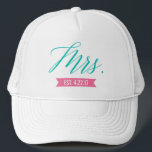 Personalisierte Truckerkappe<br><div class="desc">Fügen Sie dem hübschen und modernen "Mrs." den festgelegten oder künftigen Nachnamen hinzu. LKW-Hut. Das ist ein großartiges Geschenk für die Braut, die zu sein hat, oder die Vermächtnisnehmer.</div>