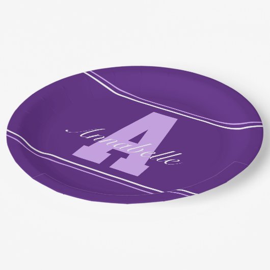 Personalisierte Typografie Name Party Teller (Schrägansicht)