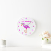 Personalisierte Uhr mit rosa Flamingo und Text (Zuhause)