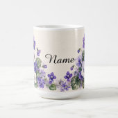 Personalisierte Veilchen-Geburtsblume des Februars Kaffeetasse (Mittel)
