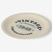 Personalisierte Vintage 75. Geburtstagsparty Pappteller (Schrägansicht)
