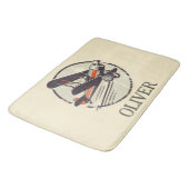 Personalisierte Vintage Rot- und Grünebene Badematte (Schrägansicht)