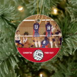 Personalisierte Volleyball-Foto Keramikornament<br><div class="desc">Dieses personalisierte Volleyball-Foto-Ornament beinhaltet Ihr beliebtes hochgeladenes Volleyball-Foto, eine weiße Volleyballgrafik mit der Jersey-Nummer Ihres Spielers und zusätzlichen Text wie den Namen Ihres Spielers und/oder den Teamnamen. Dieses Design ist ein Set vor einer Hintergrundfarbe Ihrer Wahl - klicken Sie einfach auf anpassen und dann den kleinen Augentropfen - passen Sie...</div>