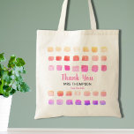 Personalisierte Wasserfarbe Vielen Dank Lehrer Pin Tragetasche<br><div class="desc">Danke an Ihren Lehrer mit dieser Tasche, die mit einem Aquarellmuster in Rosatönen dekoriert ist. Einfach anpassbar. Verwenden Sie zum Bearbeiten das Entwurfstool, um den Schriftart, die Größe des Schriftartes oder die Farbe zu ändern. Weil wir unsere Kunstwerke erstellen, werden Sie dieses exakte Bild von anderen Designern nicht finden. Original...</div>