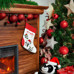 Personalisierte Weihnachten Pandas Weihnachtsstrumpf<br><div class="desc">Dieses Personalisierte Pandas Design wird Sie mit Holiday Cheer füllen. Ändern Sie den Namen und die Nachricht,  um sie zu personalisieren. Gute Ferien!</div>