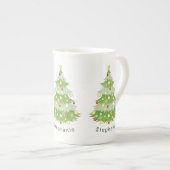 Personalisierte Weihnachtsbaum-Knochen-China Tasse (Vorderseite Rechts)