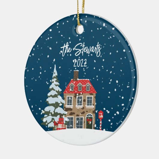 Personalisierte Weihnachtsdörfchen-Ornament Keramik Ornament (Links)