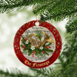 Personalisierte Weihnachtsmusik Französisches Horn Keramik Ornament<br><div class="desc">Personalisieren Sie dieses Ornament für sich selbst oder als Geschenk für einen Musikliebhaber. Das französische Horn in der Mitte ist zu Weihnachten mit Kiefernspießen, heiligen Blätter, roten Beeren und Blume geschmückt, mit einem Vintagen Notenkarol. Rund um den Rand simuliert rot metallische mit goldenen Musiknoten, auch mit Urlaubsgrün dekoriert. Der Text...</div>