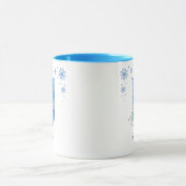 Personalisierte Weihnachtsschneeflocken Monogram U Tasse (Zentrum)