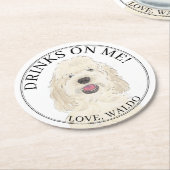 Personalisierte Weißcreme Golden Doodle Hochzeit Runder Pappuntersetzer (Angewinkelt)