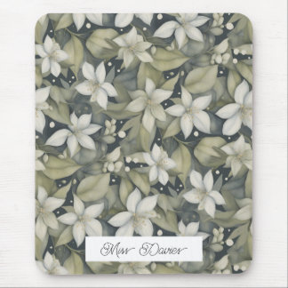 Personalisierte weiße Blüten mit botanischer Schri Mousepad
