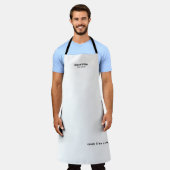 personalisierte weiße Schürze mit dem Namen des Ko (Getragen)