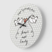 Personalisierte weiße Tauben Hochzeitsgeschenk Acr Große Wanduhr (Winkel)